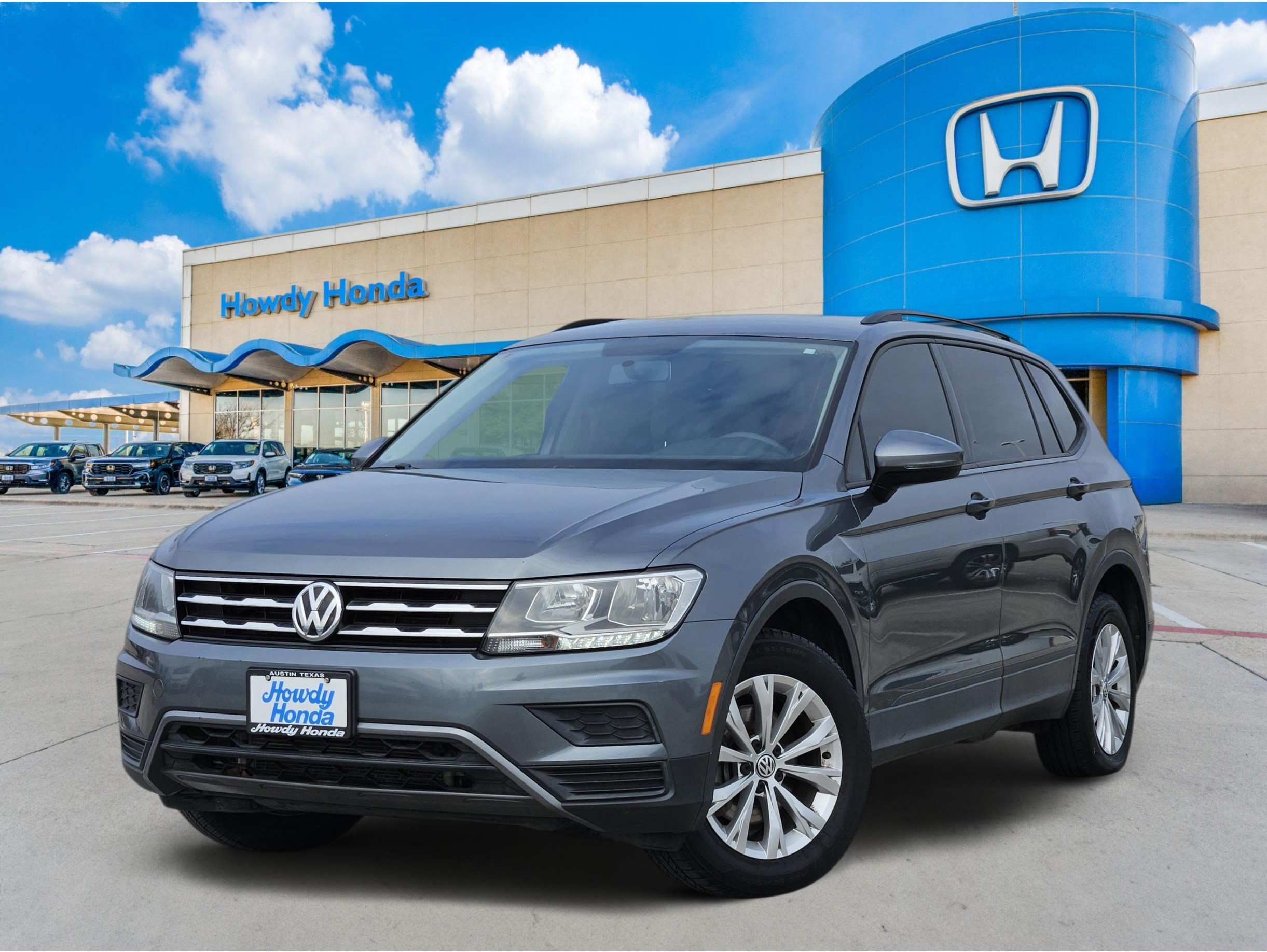 2018 Volkswagen Tiguan S's photo