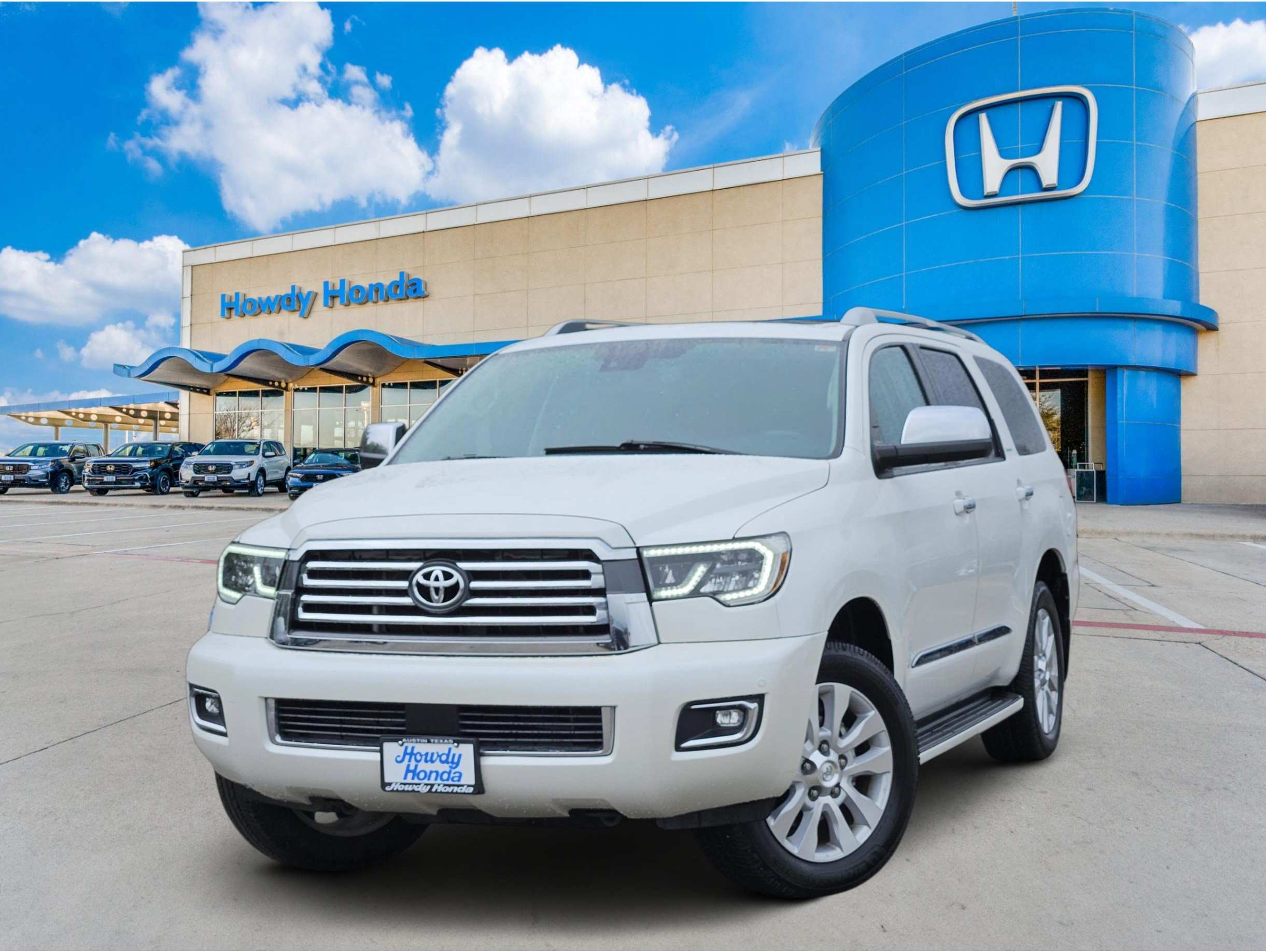 2020 Toyota Sequoia Platinum's photo