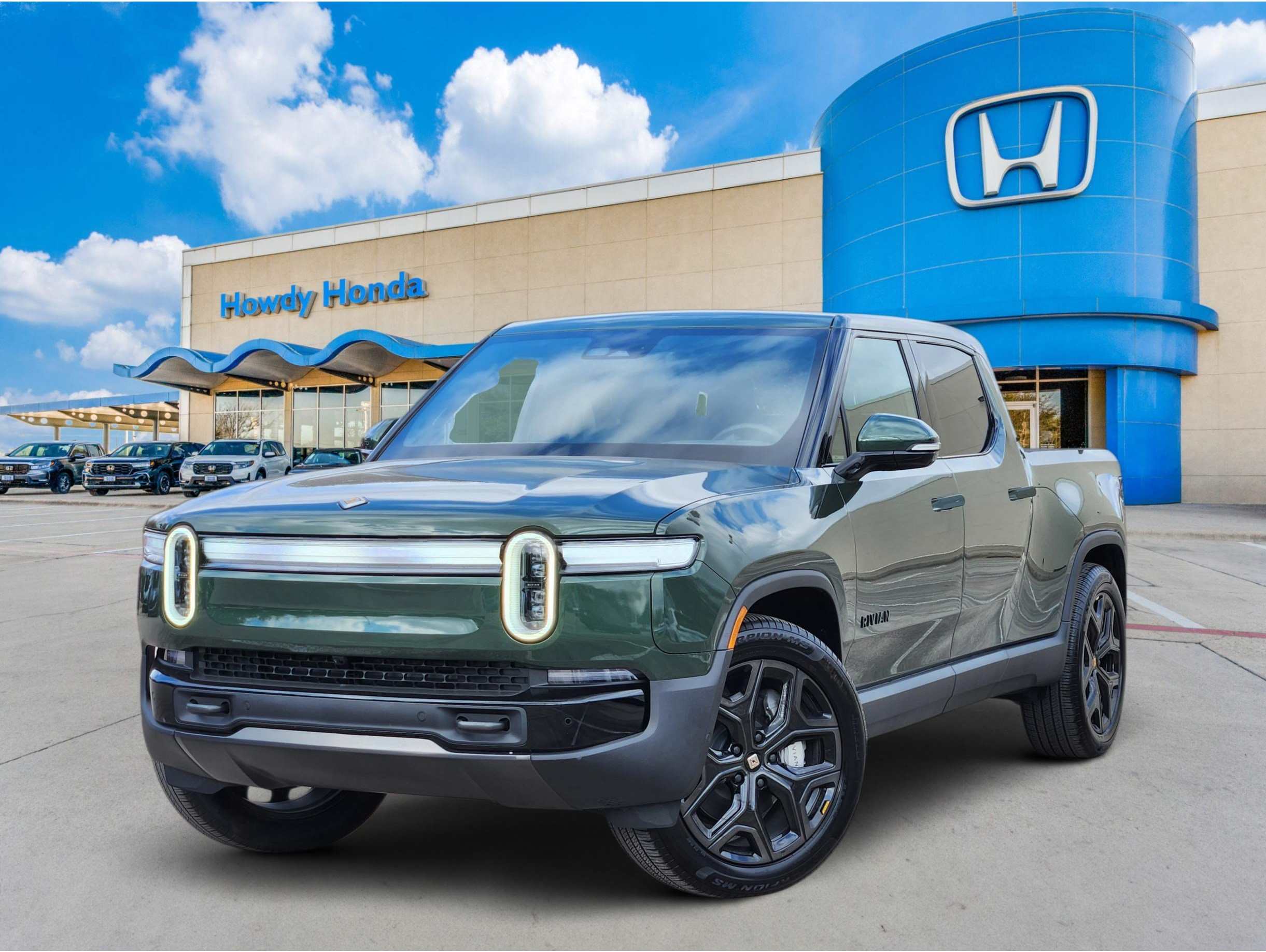 2025 Rivian R1T Adventure's photo