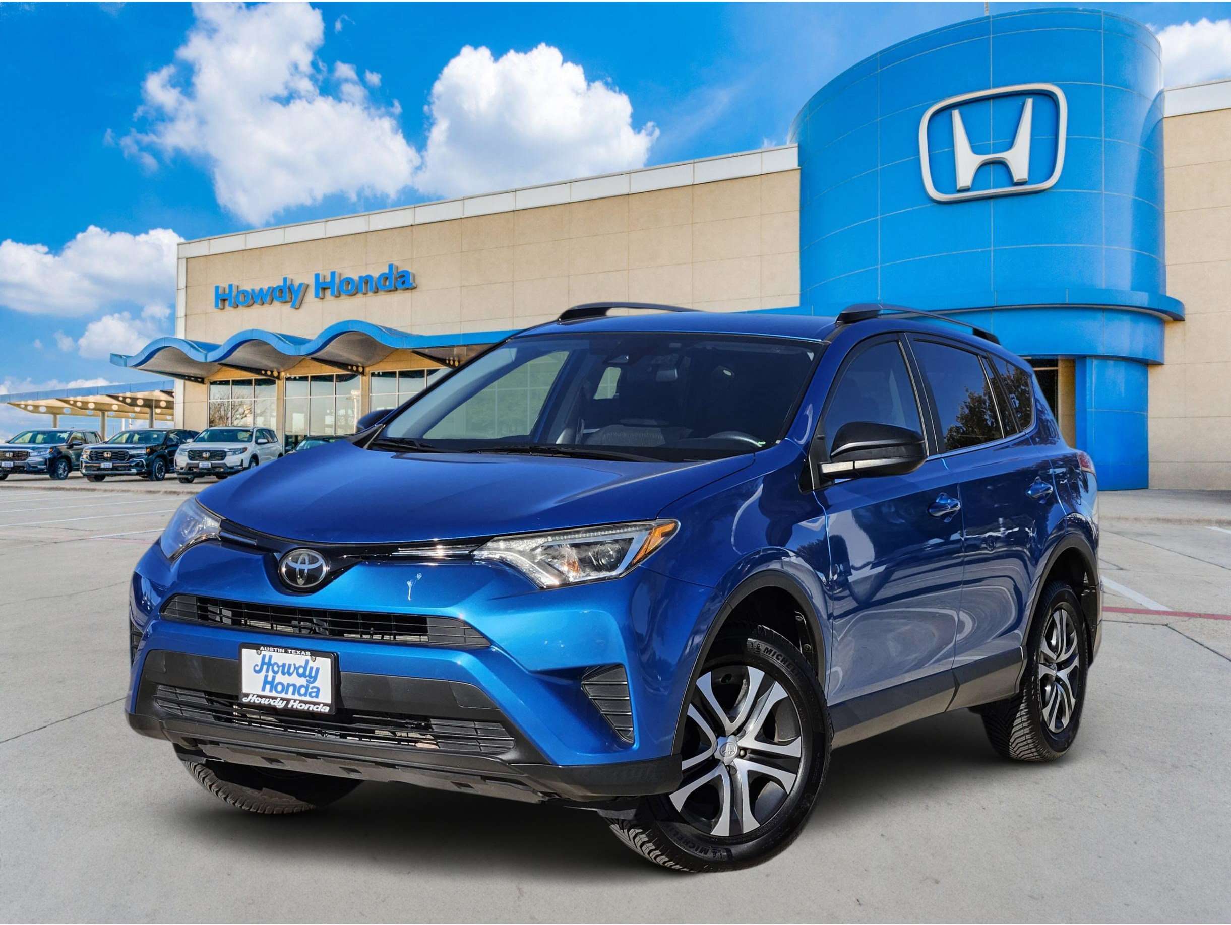 2017 Toyota RAV4 LE's photo
