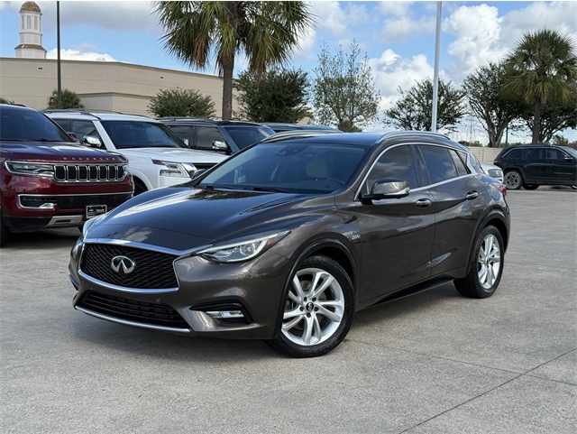 2017 INFINITI QX30 Premium