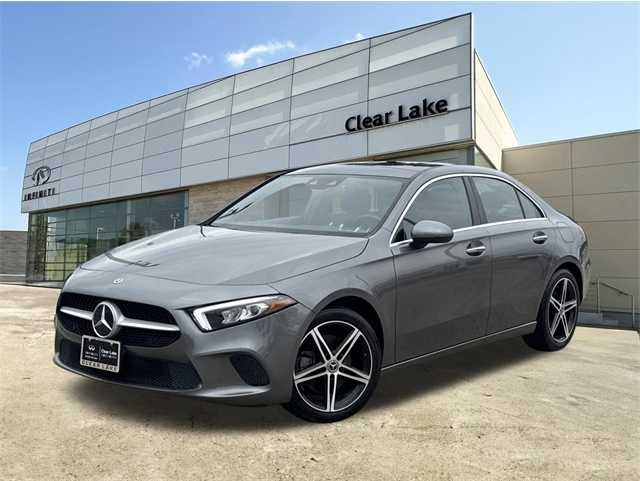 2019 Mercedes-Benz A-Class A220's photo