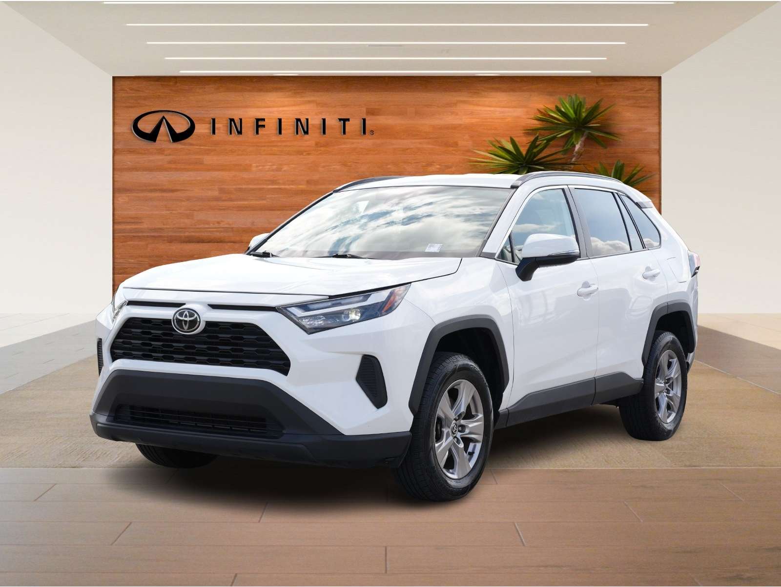 2023 Toyota RAV4 XLE's photo
