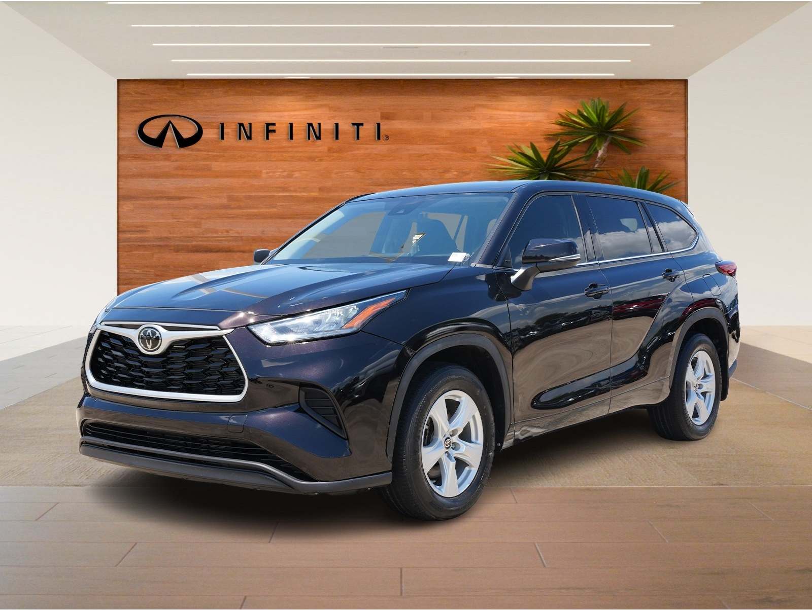 2020 Toyota Highlander LE's photo