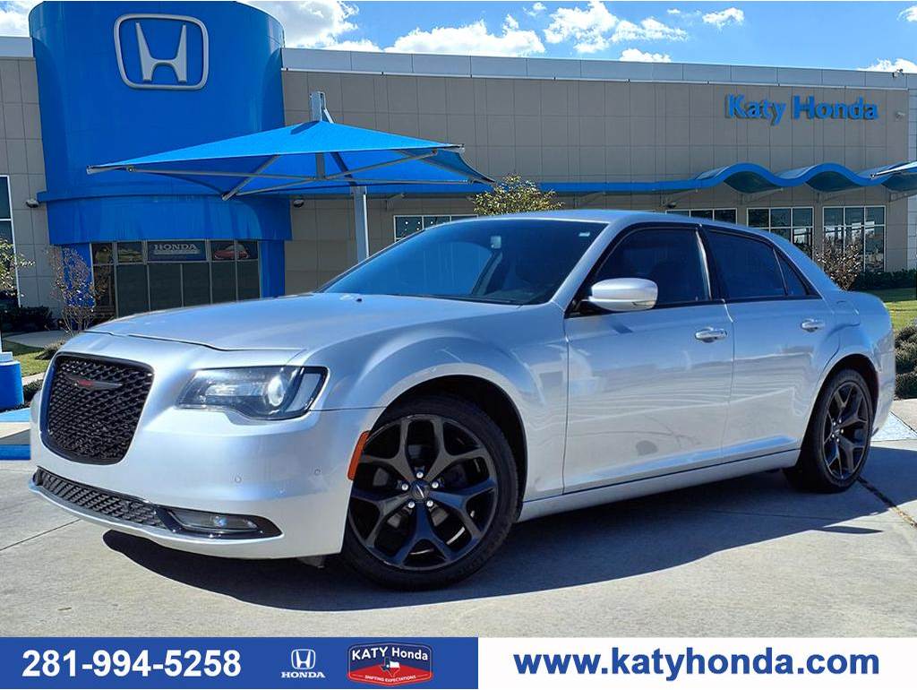 2021 Chrysler 300 S's photo