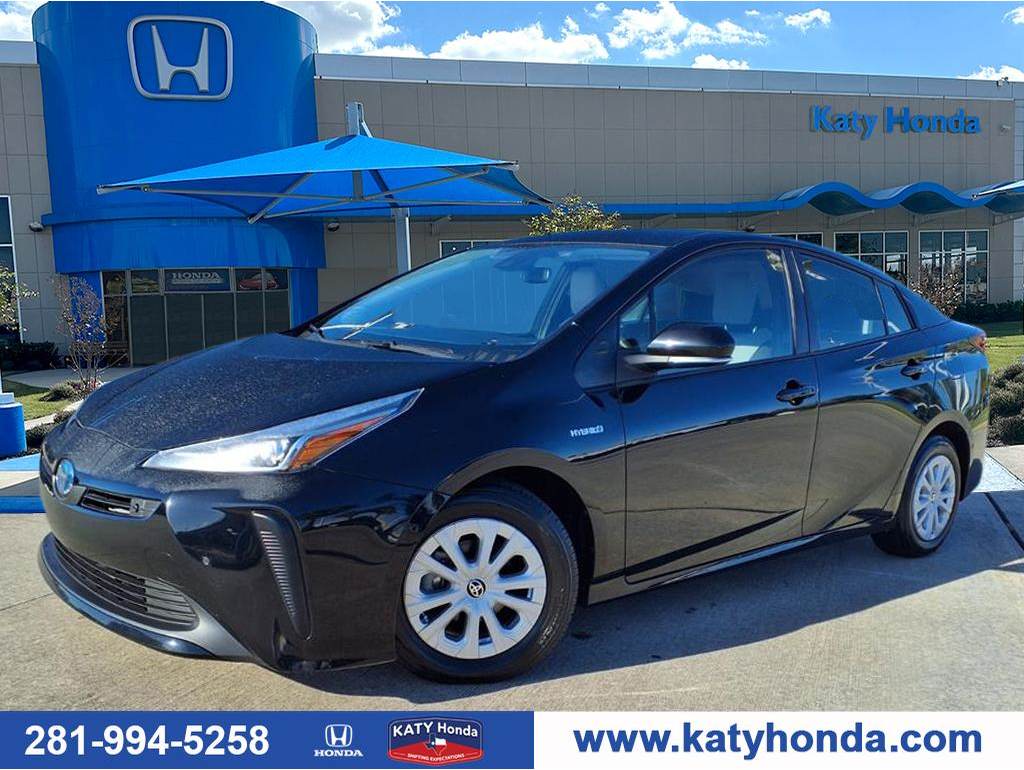 2022 Toyota Prius L Eco's photo