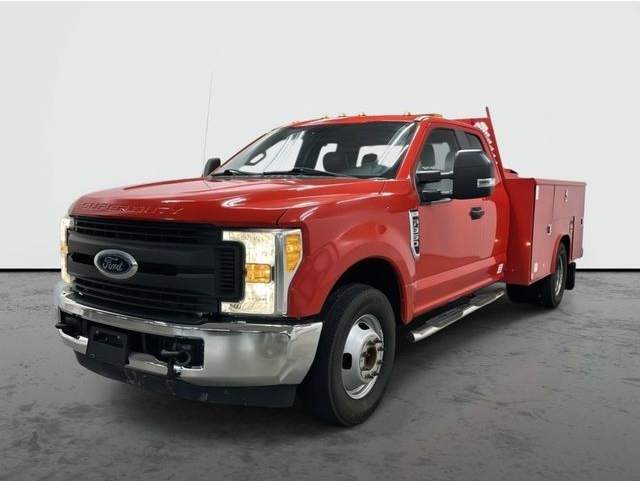 2017 Ford F-350 Super Duty Chassis Cab