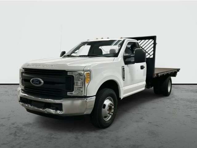 2017 Ford F-350 Super Duty Chassis Cab
