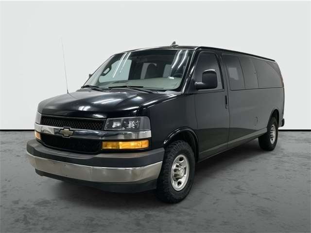 2018 Chevrolet Express Passenger LT's photo