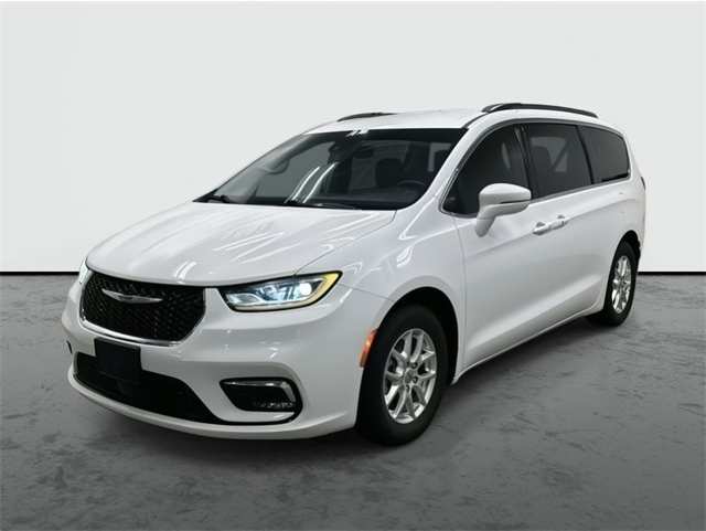 2022 Chrysler Pacifica Touring L's photo