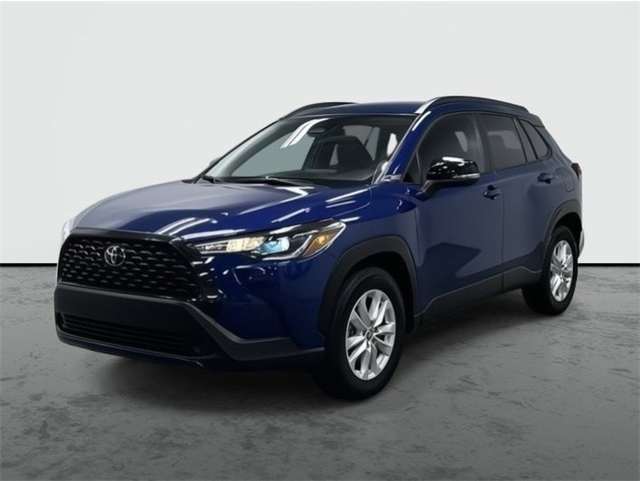 2025 Toyota Corolla Cross LE's photo
