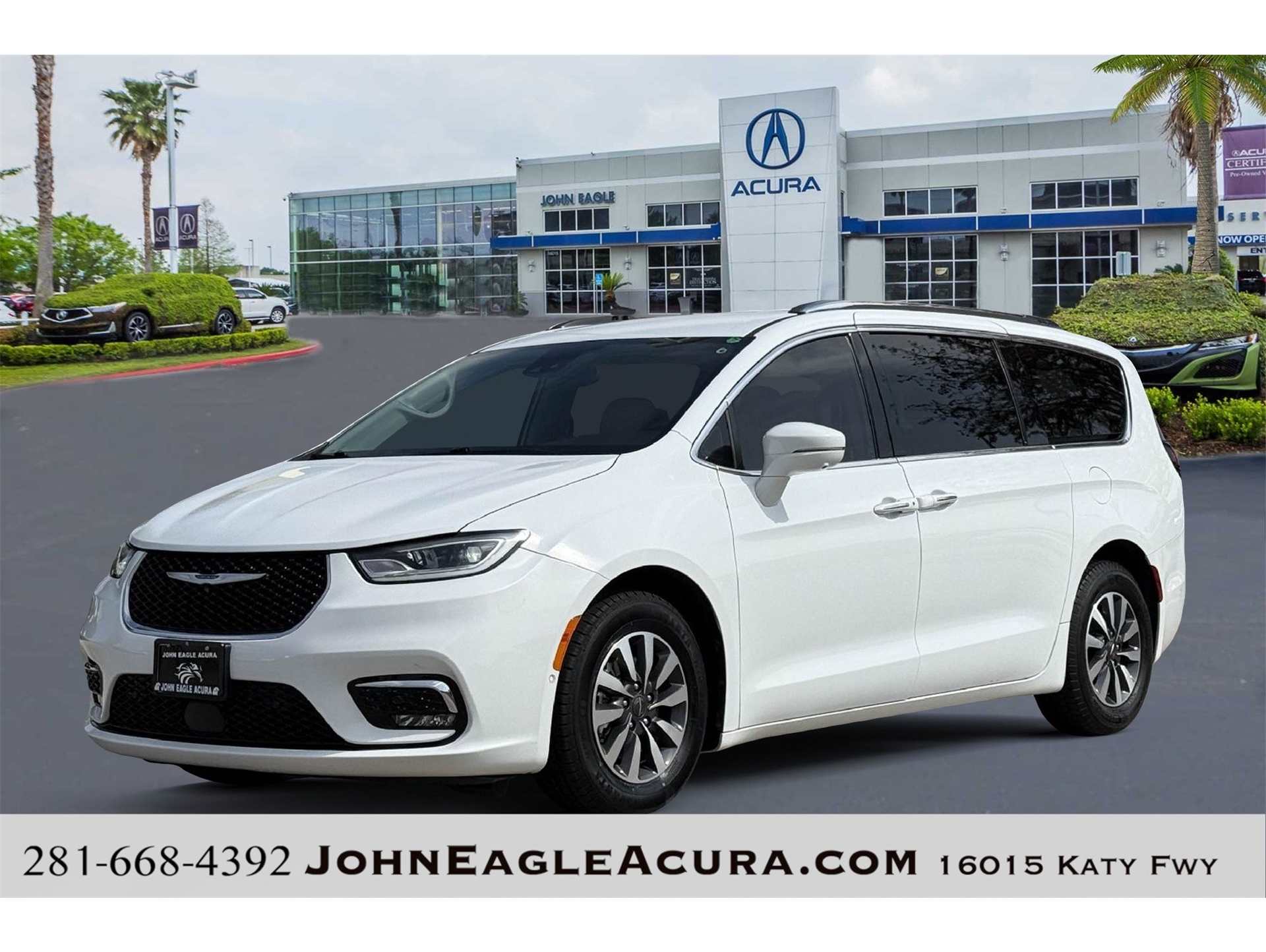 2021 Chrysler Pacifica Touring L's photo