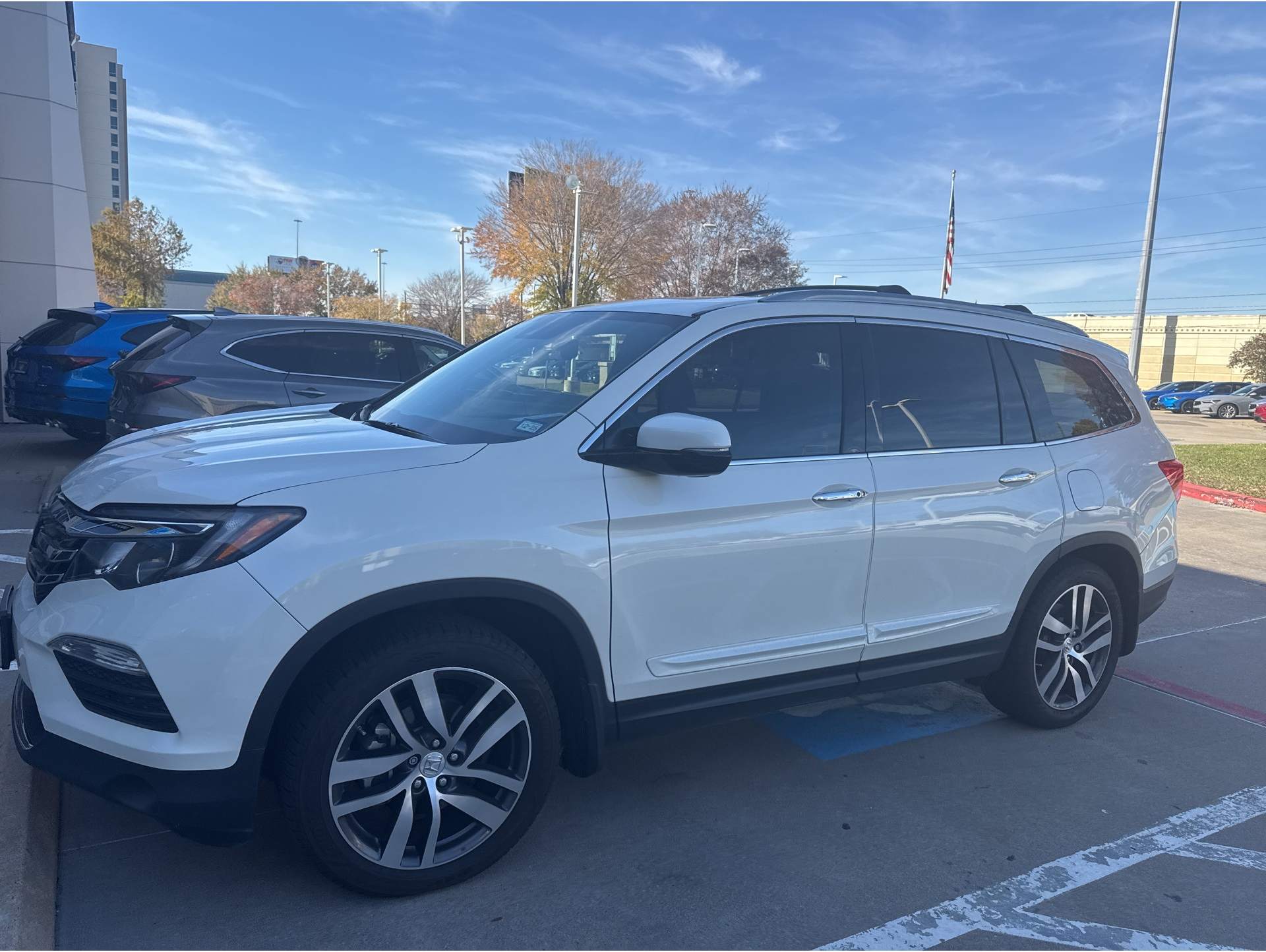 2017 Honda Pilot Touring's photo