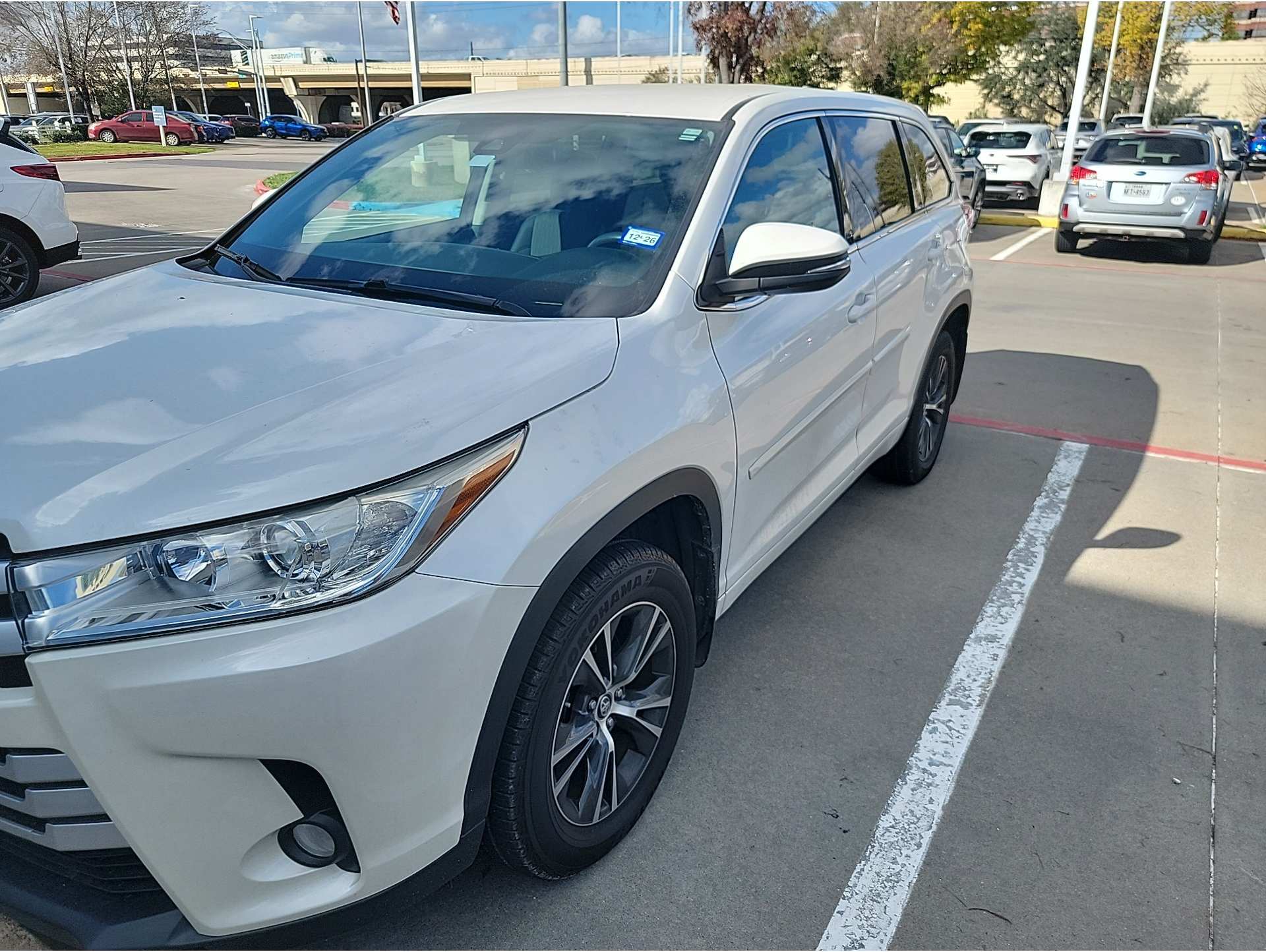 2018 Toyota Highlander LE Plus's photo