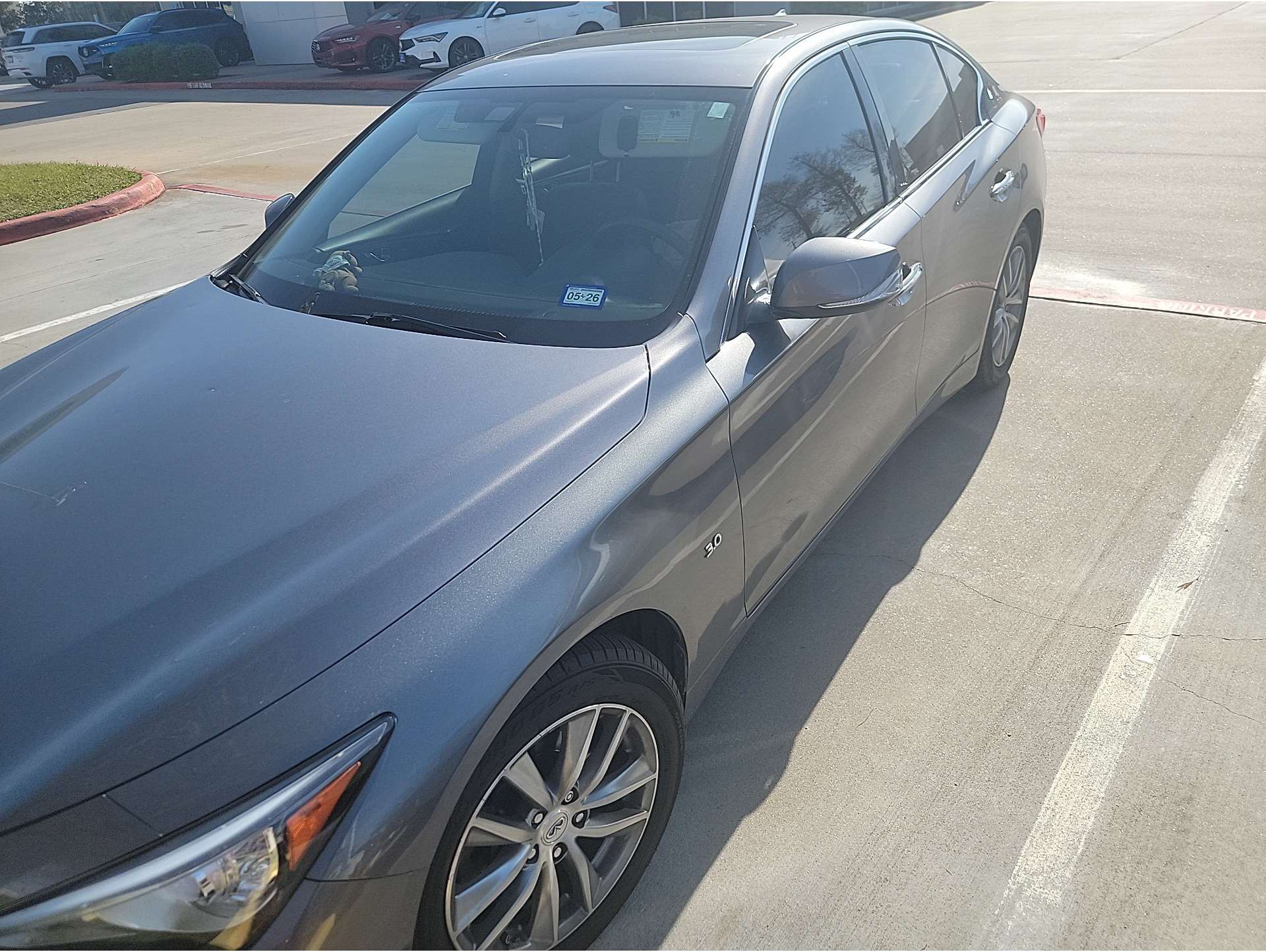 2016 INFINITI Q50 Premium's photo