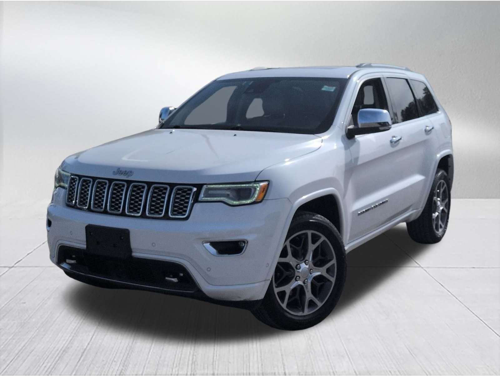 2019 Jeep Grand Cherokee Overland's photo
