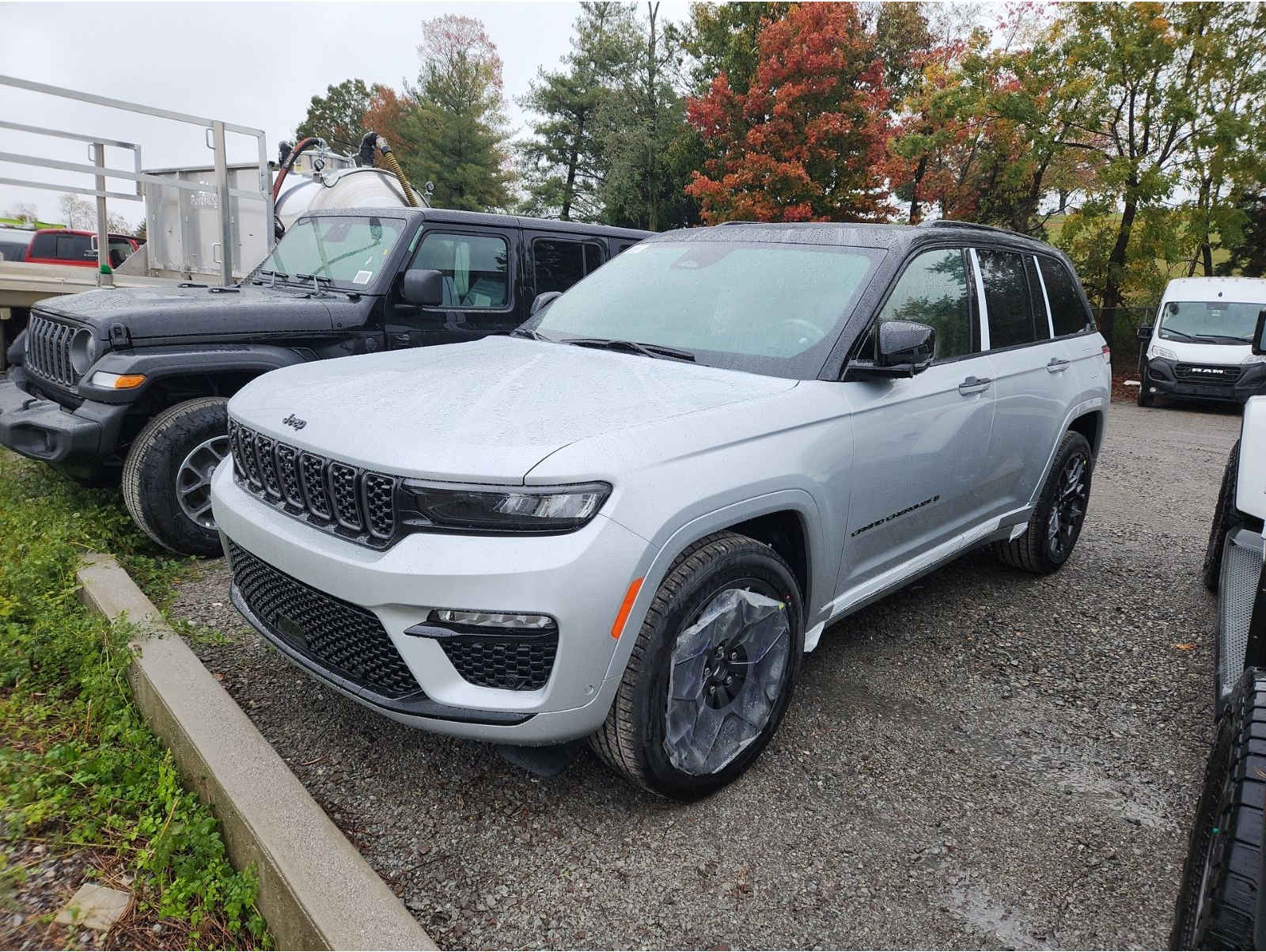 2025 Jeep Grand Cherokee Summit's photo