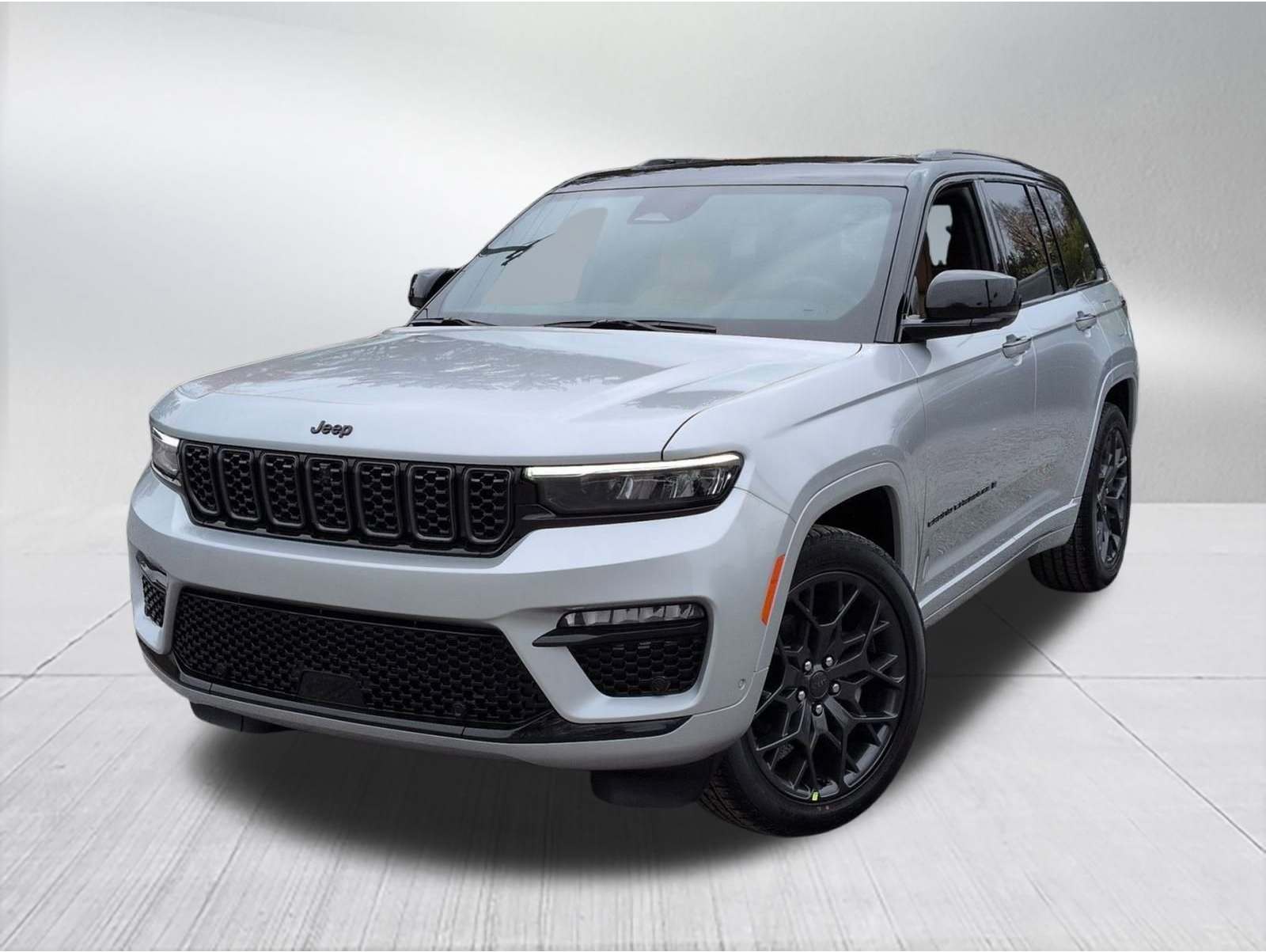 2025 Jeep Grand Cherokee Summit's photo