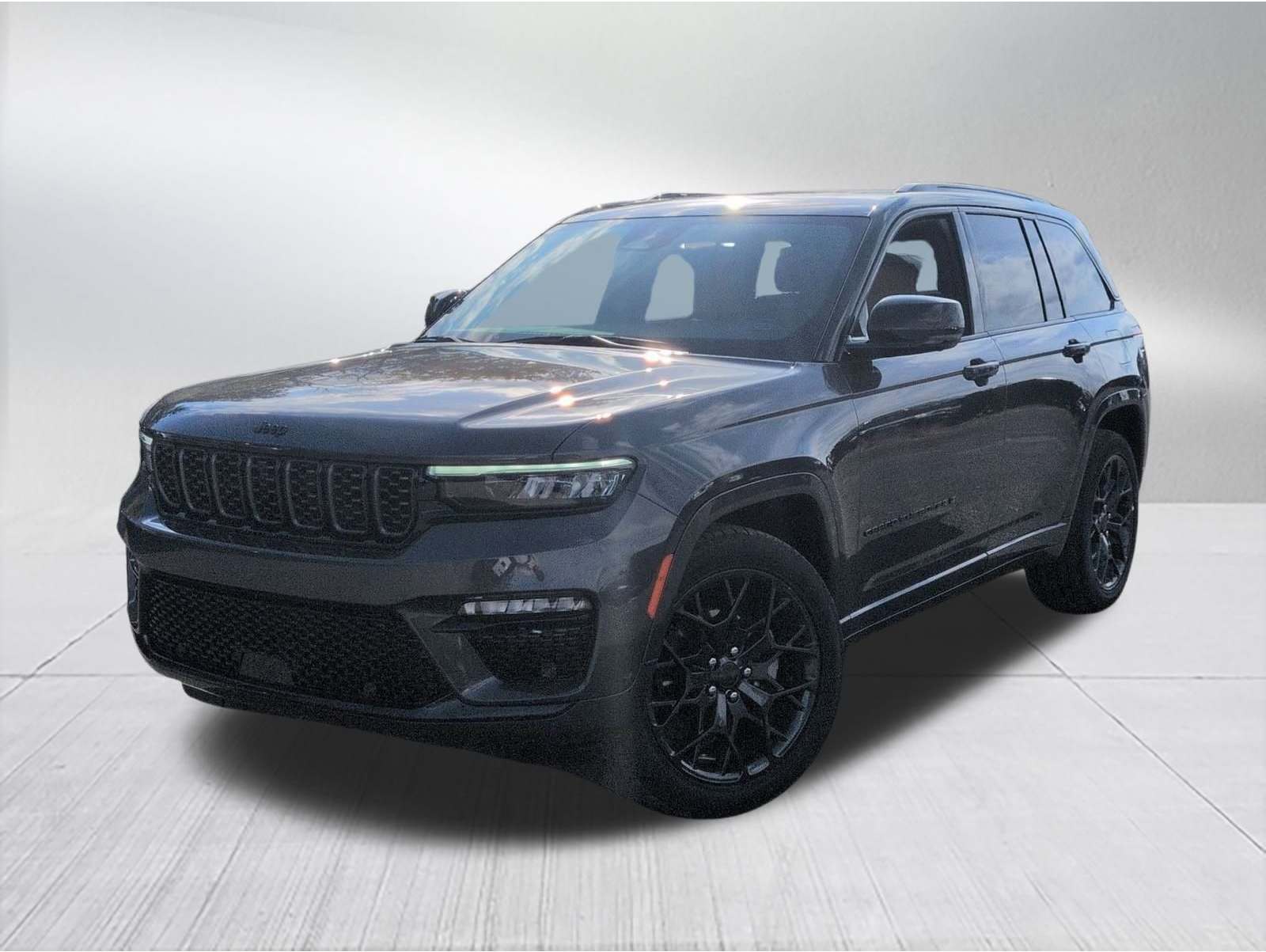 2025 Jeep Grand Cherokee Summit's photo