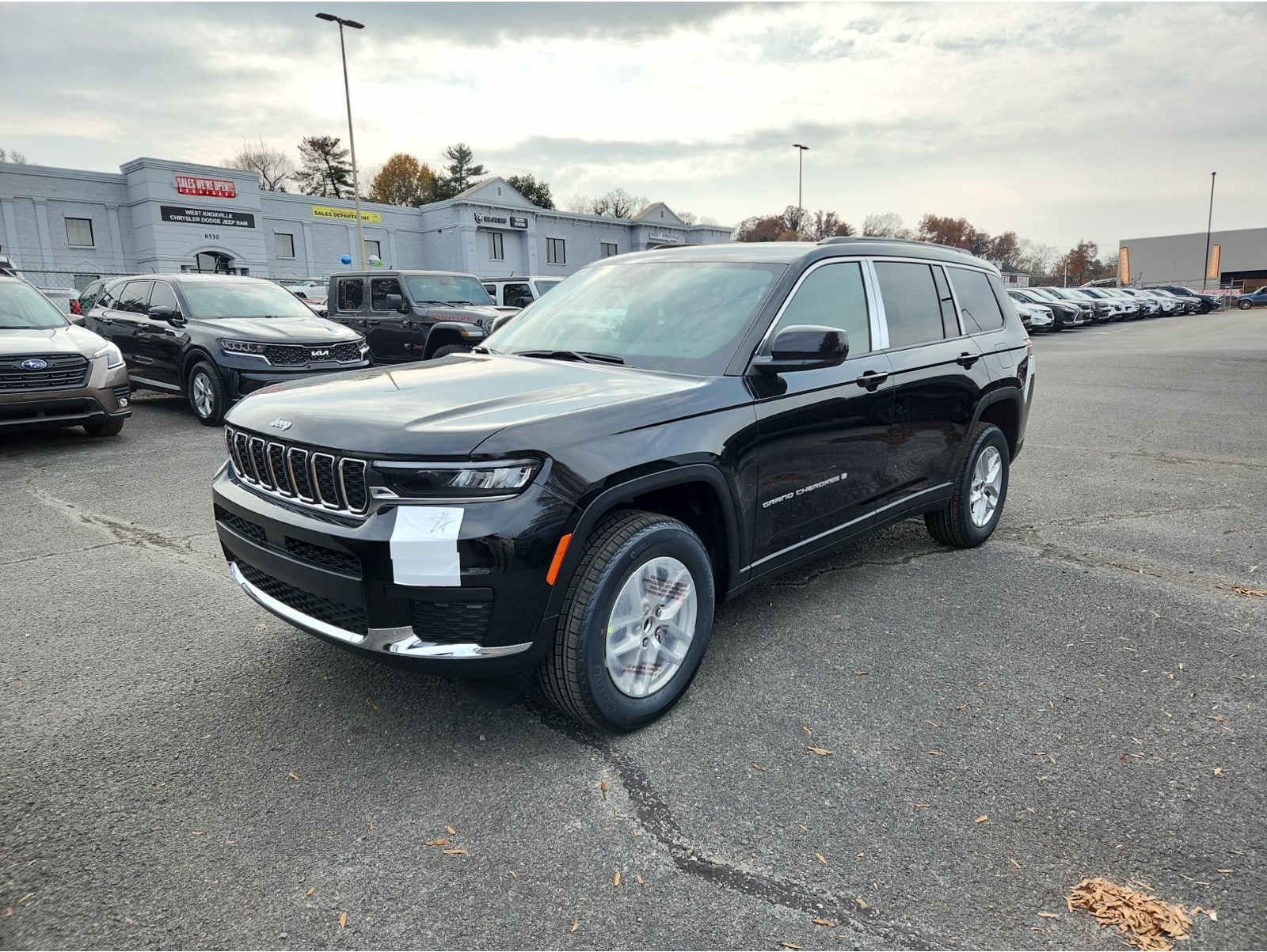 2025 Jeep Grand Cherokee L Laredo's photo