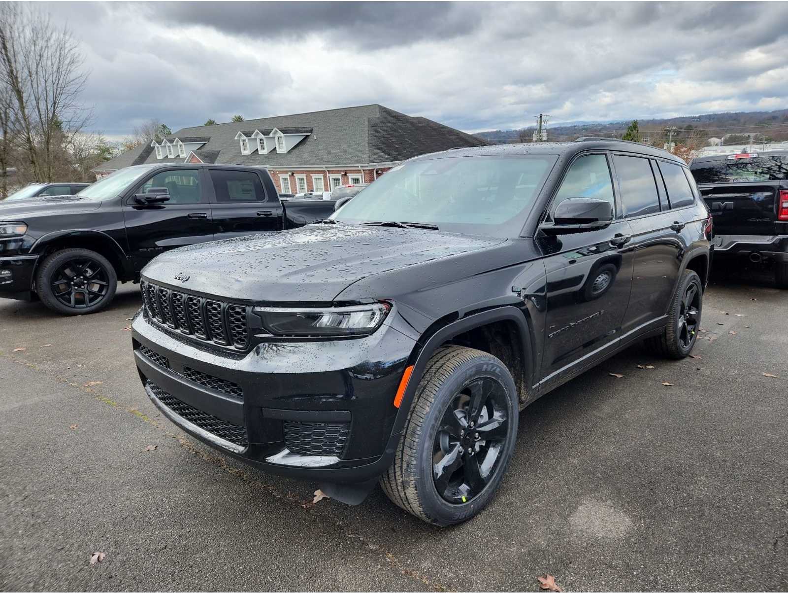 2025 Jeep Grand Cherokee L Altitude's photo