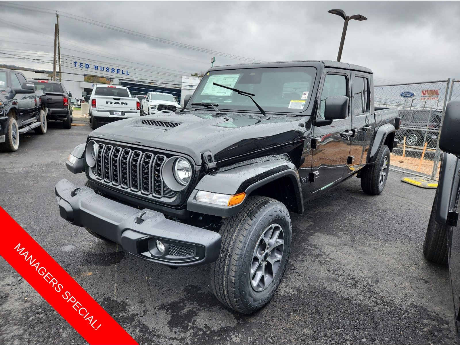 2026 Jeep Gladiator Sport S's photo