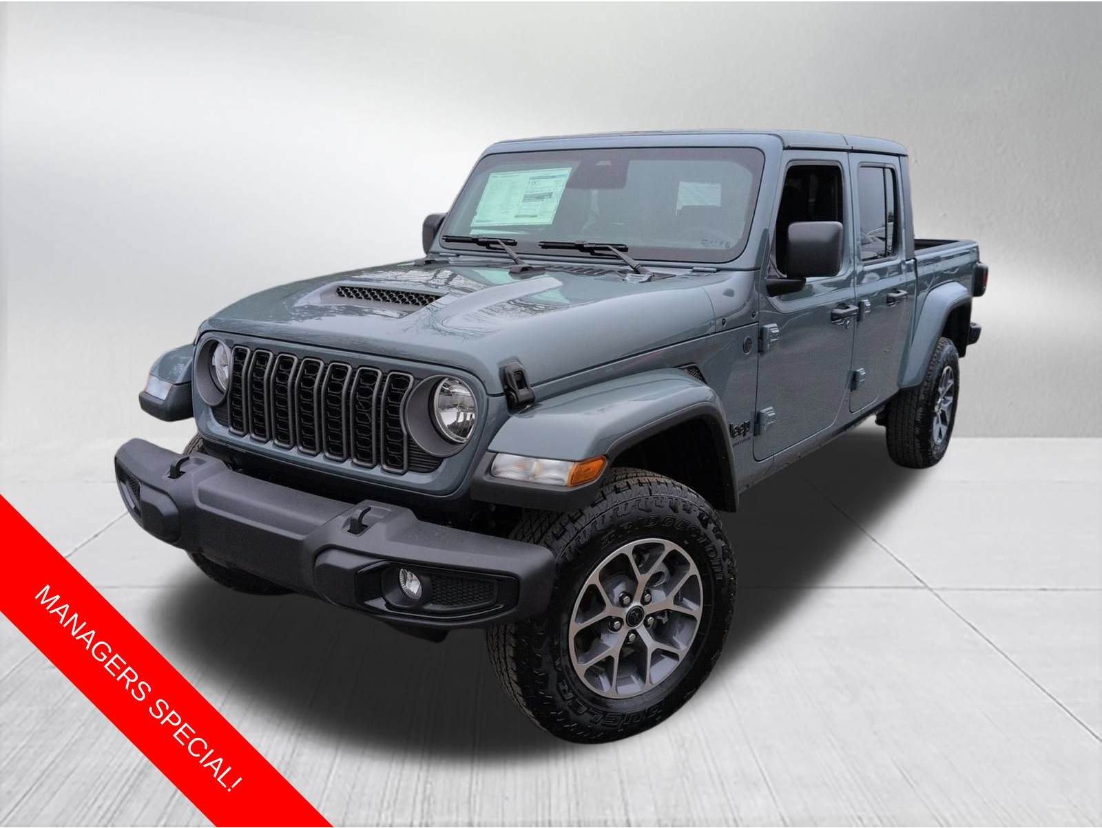 2026 Jeep Gladiator Sport S's photo