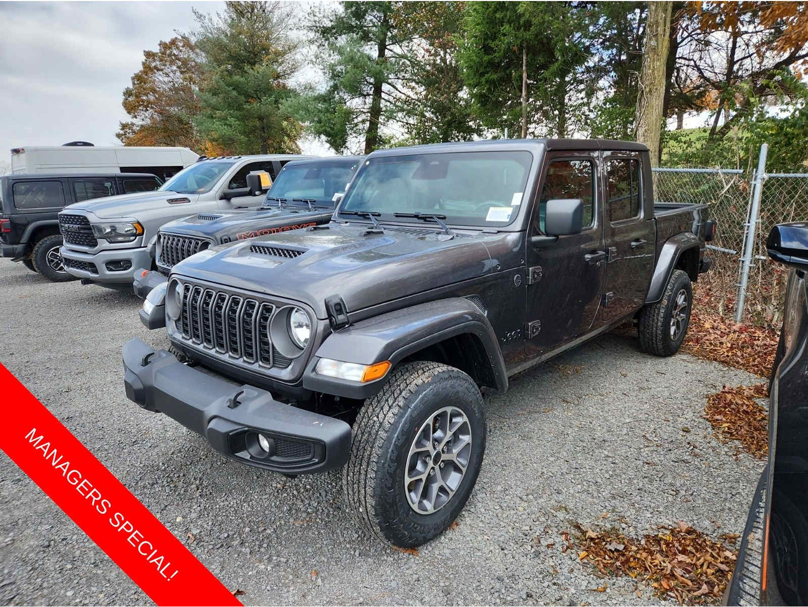 2026 Jeep Gladiator Sport S's photo