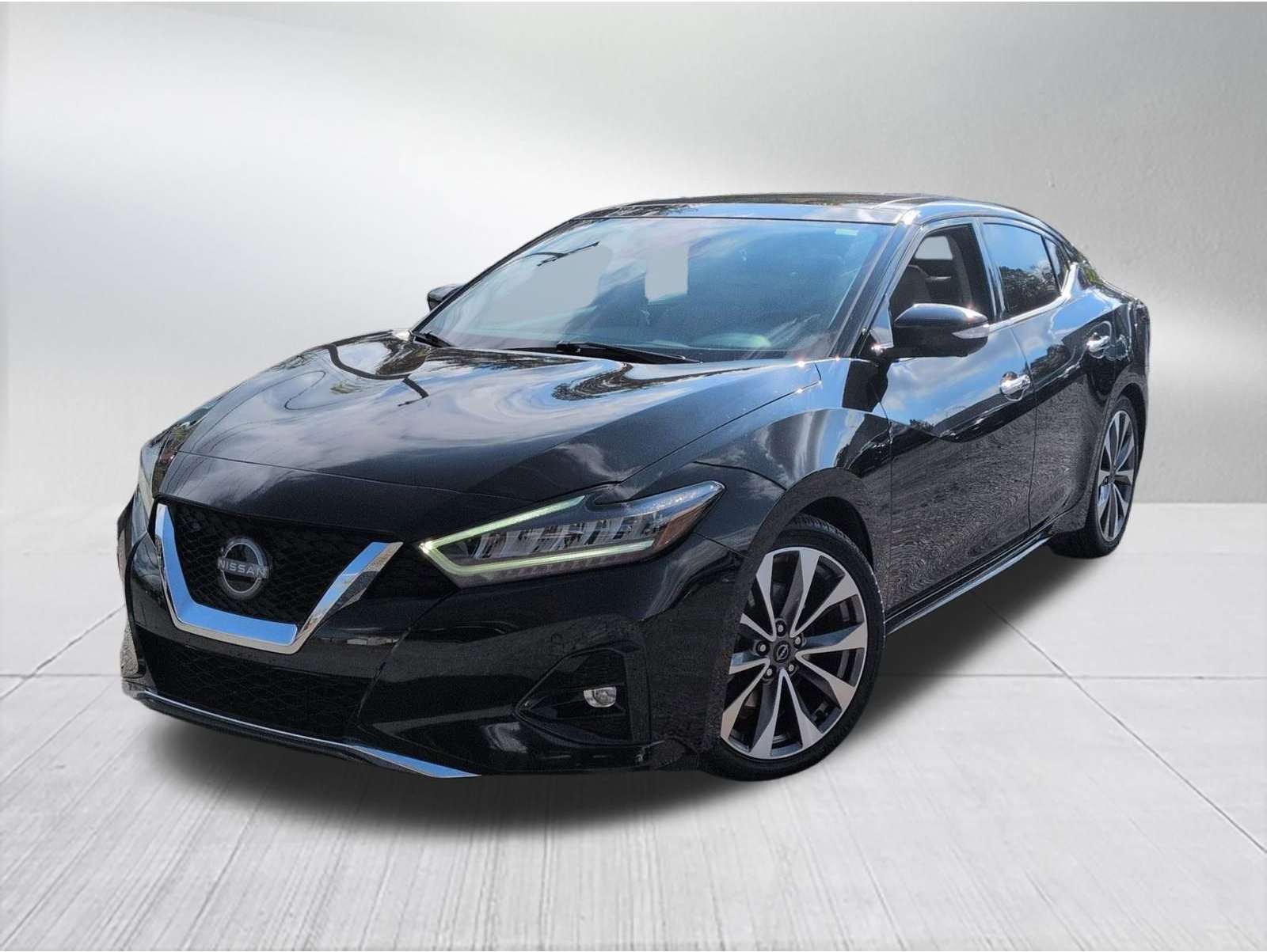 2023 Nissan Maxima Platinum's photo
