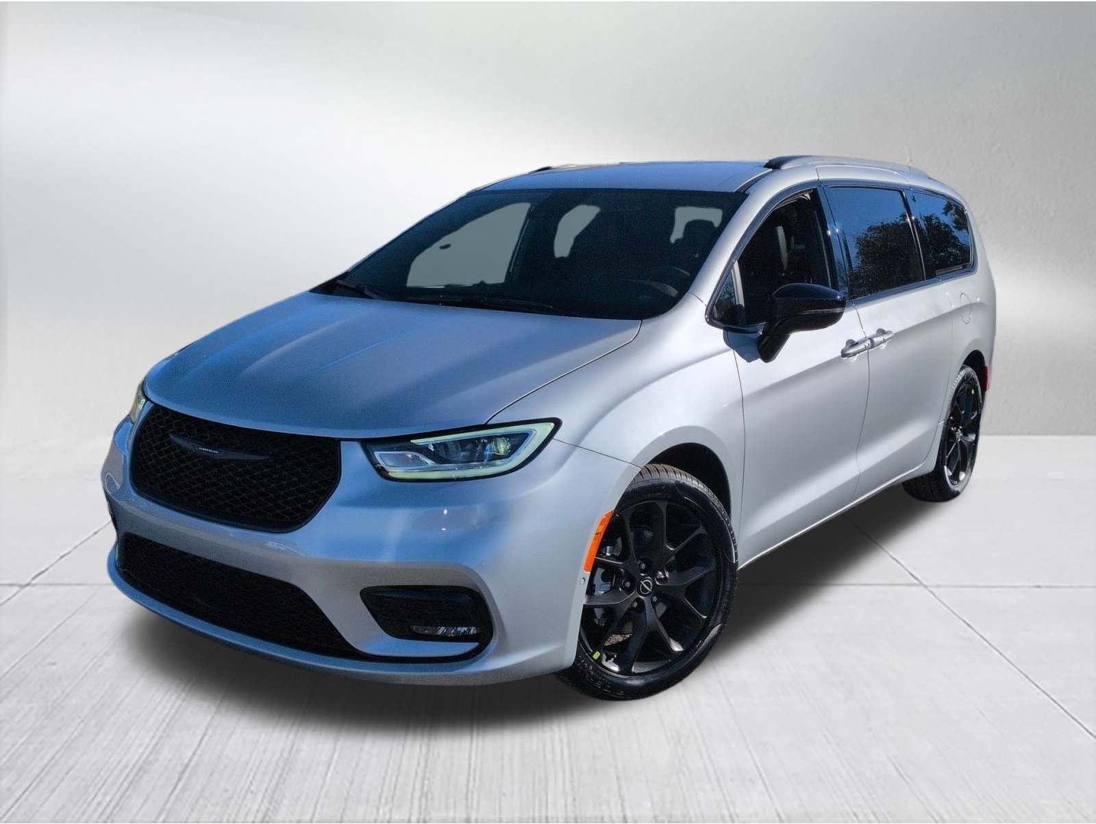 2026 Chrysler Pacifica Select's photo