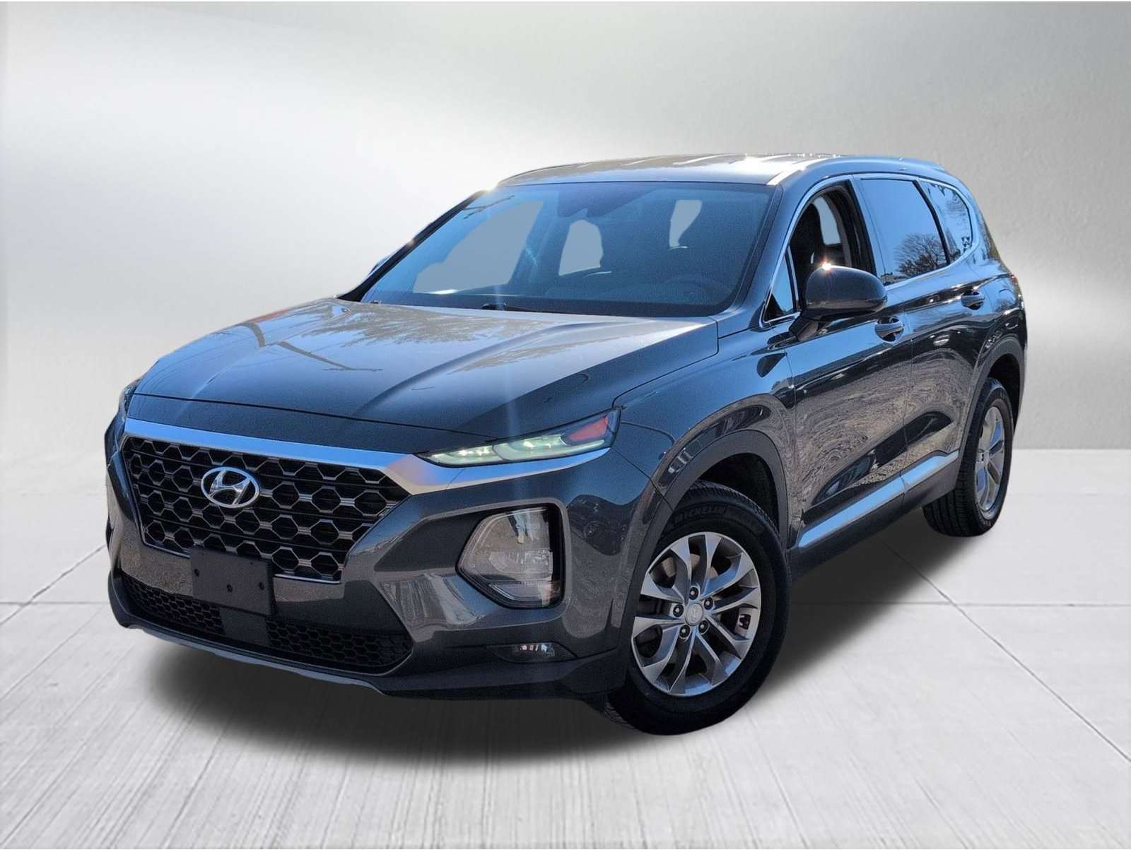 2019 Hyundai Santa Fe SEL's photo