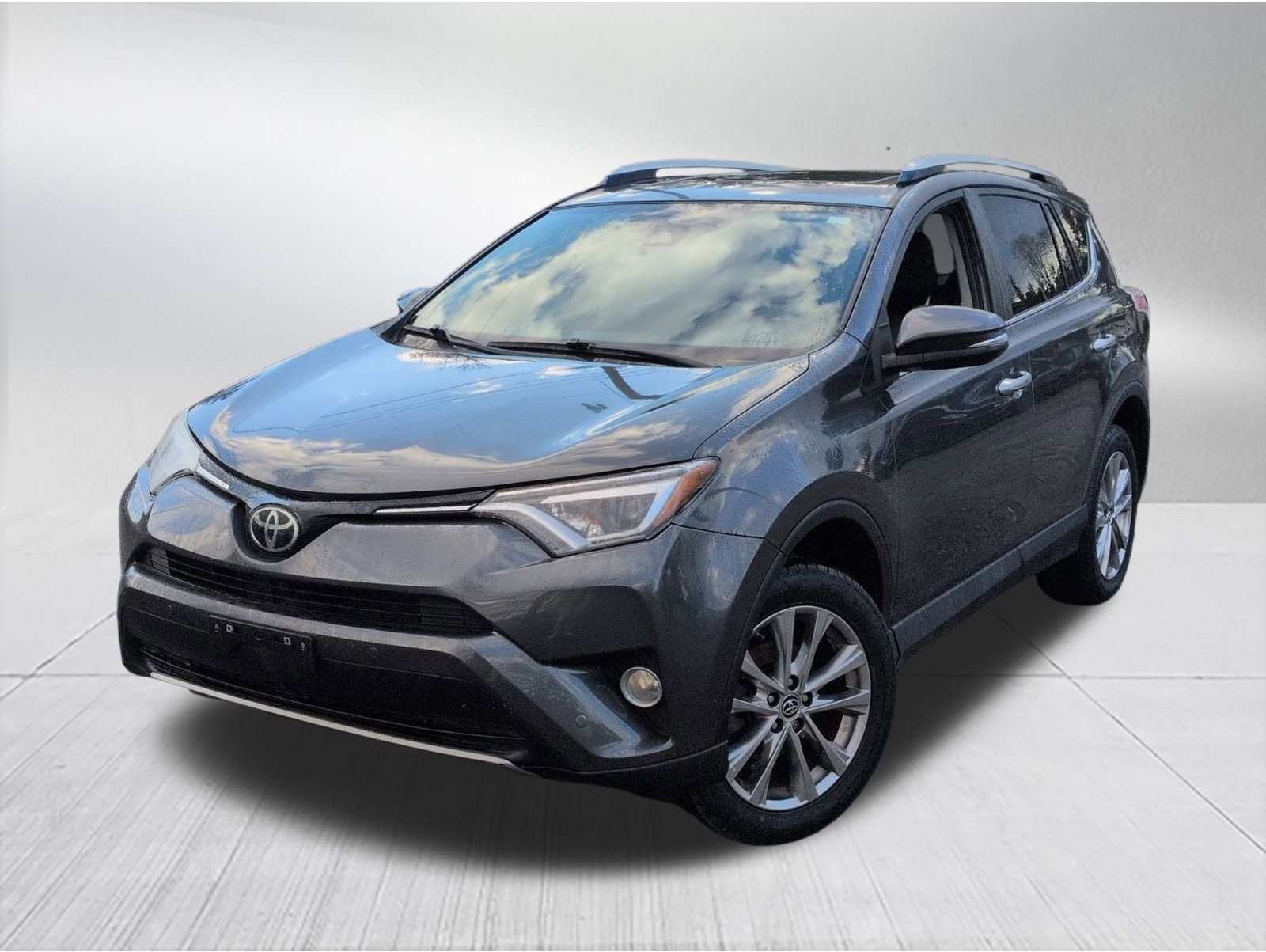 2016 Toyota RAV4 Limited's photo