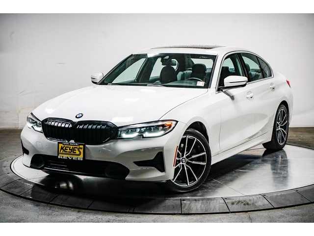 2021 BMW 3 Series 330i's photo