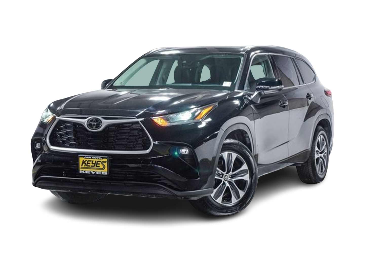 2021 Toyota Highlander XLE Hero Image