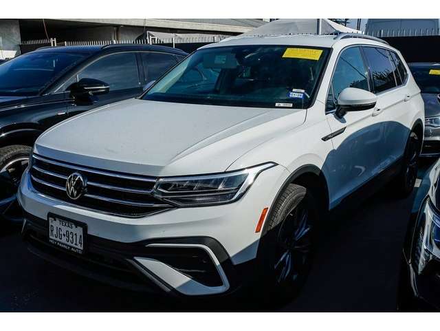 2022 Volkswagen Tiguan SE's photo