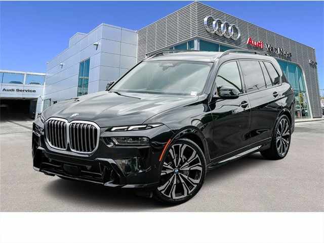 2024 BMW X7 40i's photo