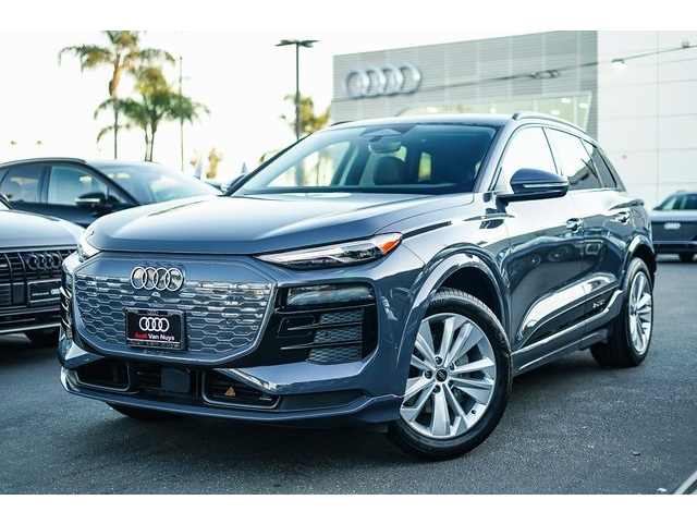 2025 Audi Q6 e-tron Premium's photo