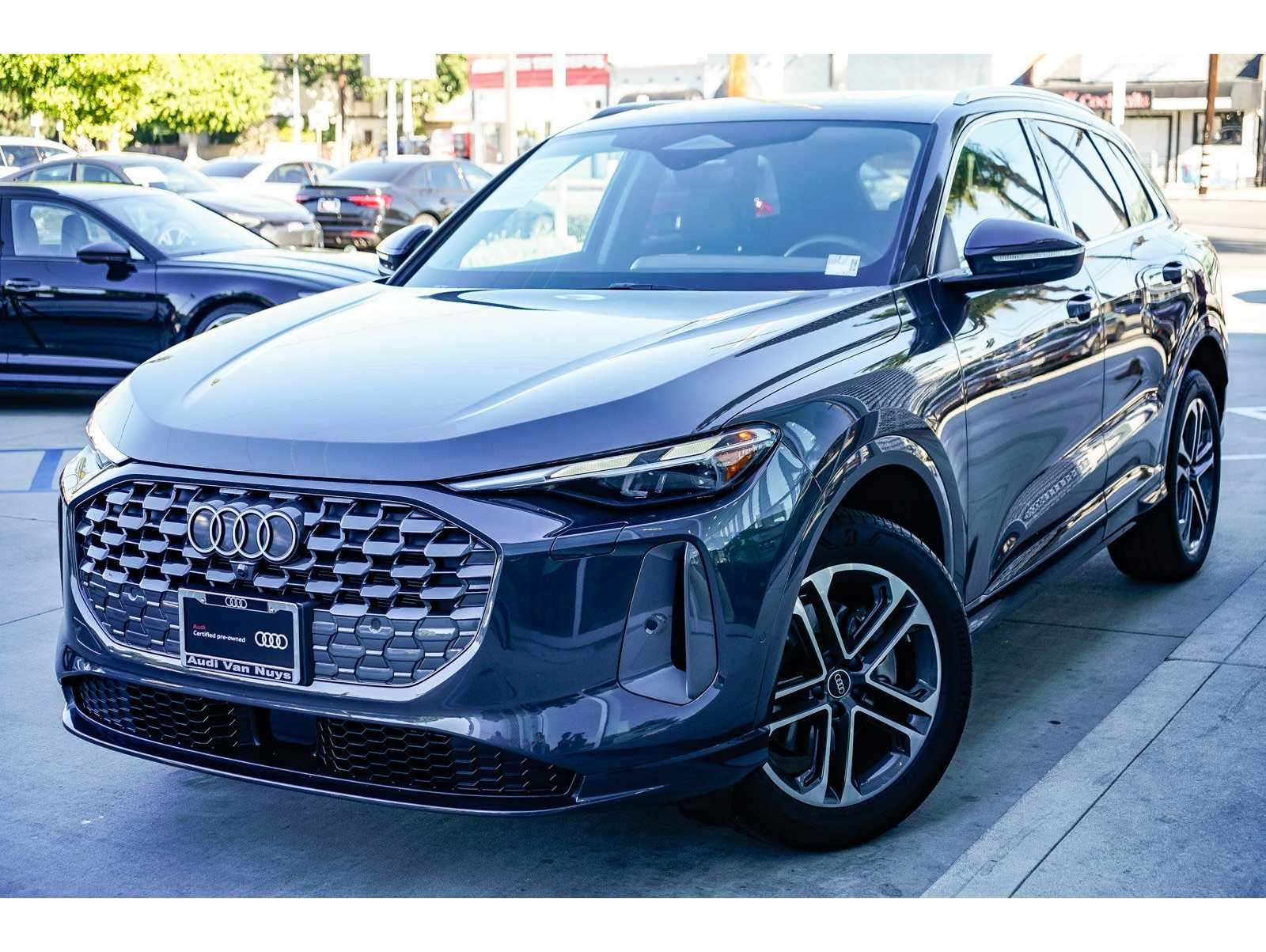 2025 Audi New Q5 Premium's photo