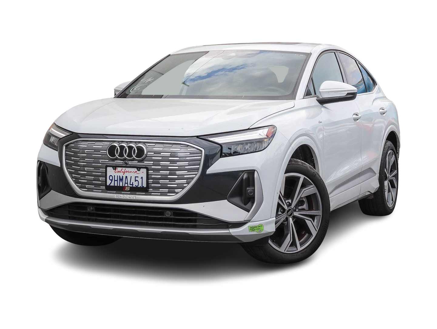 Thumbnail: 2023 Audi Q4 e-tron - 1