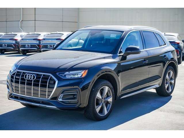 2023 Audi Q5 Premium's photo