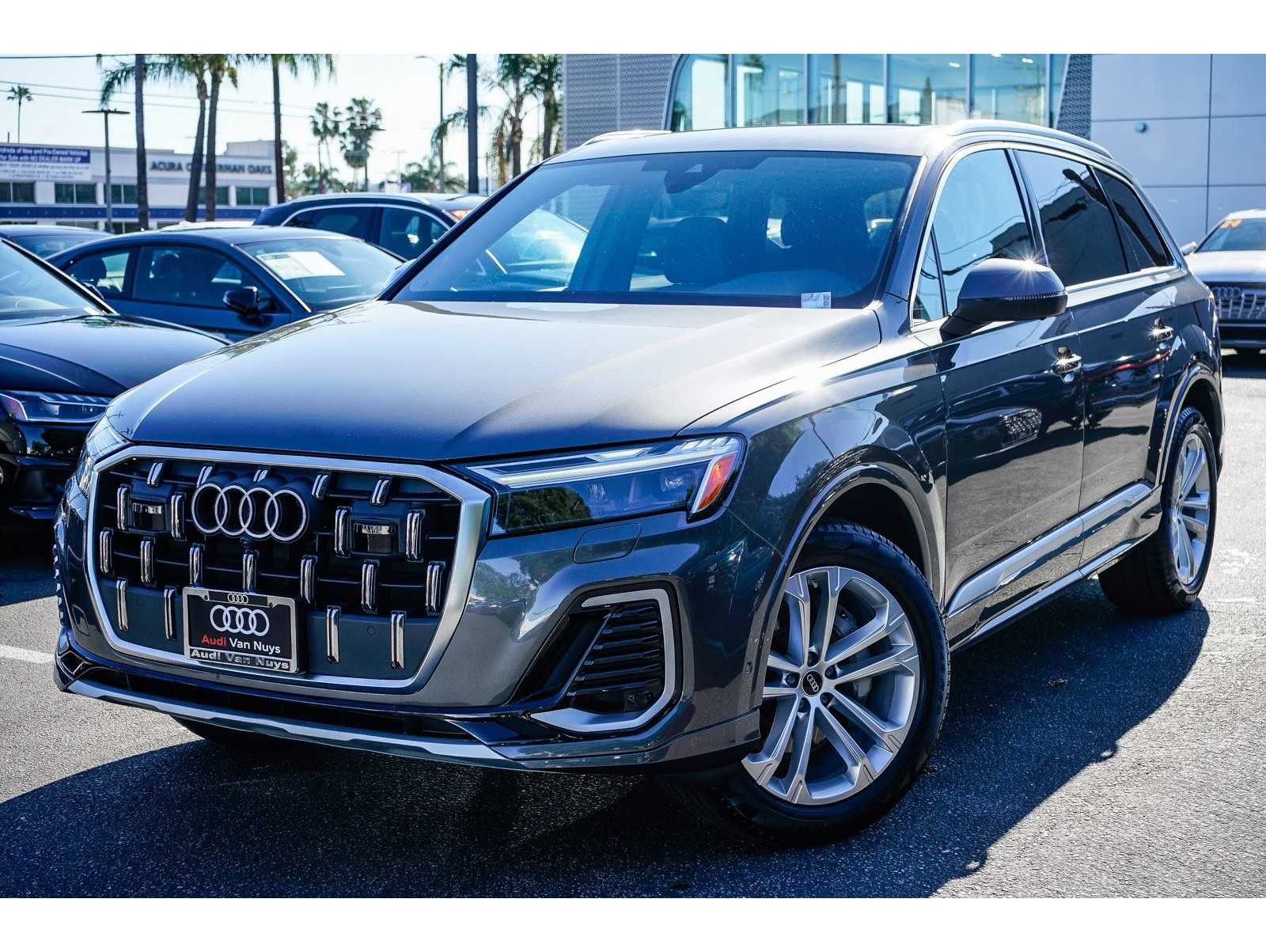 2025 Audi Q7 Premium's photo