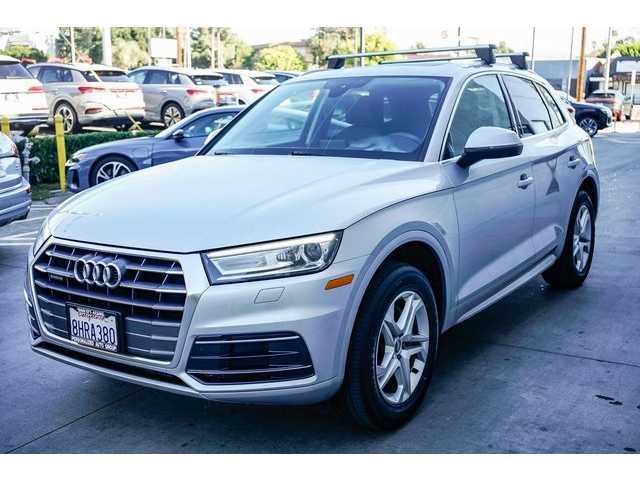 2019 Audi Q5 Premium's photo