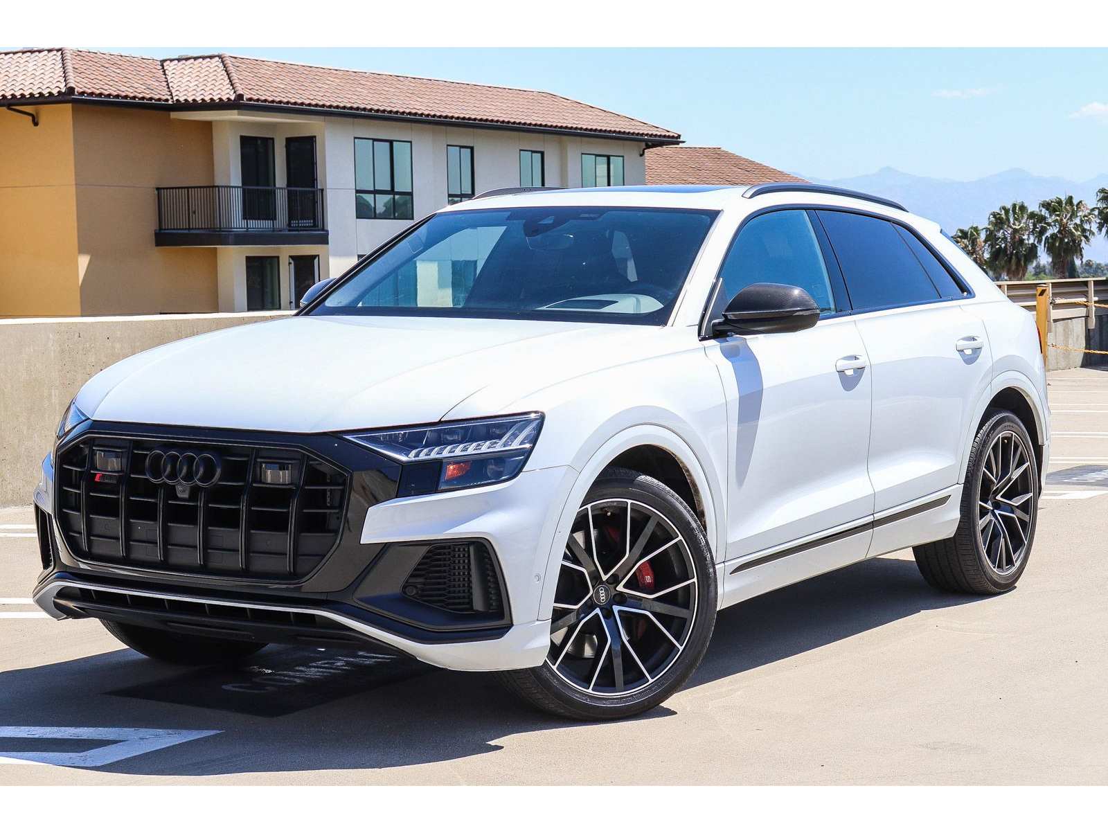 2023 Audi SQ8
