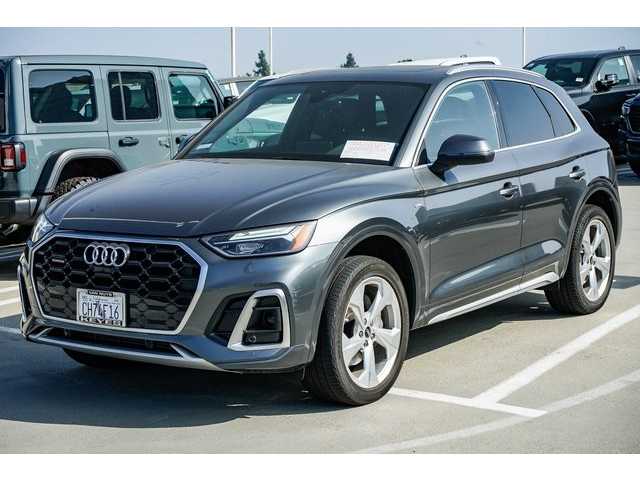2022 Audi Q5 Premium Plus