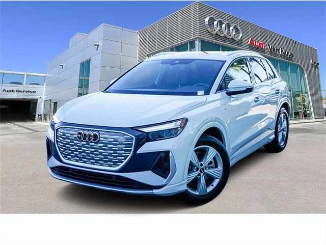 2025 Audi Q4 e-tron Premium's photo