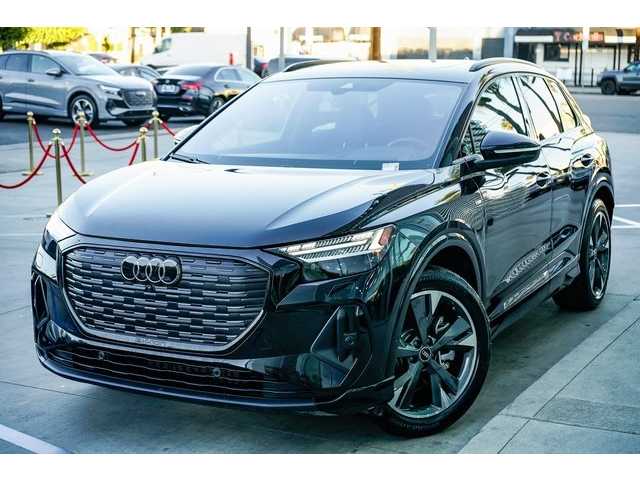 2024 Audi Q4 e-tron Prestige's photo