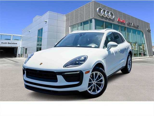 2022 Porsche Macan Base