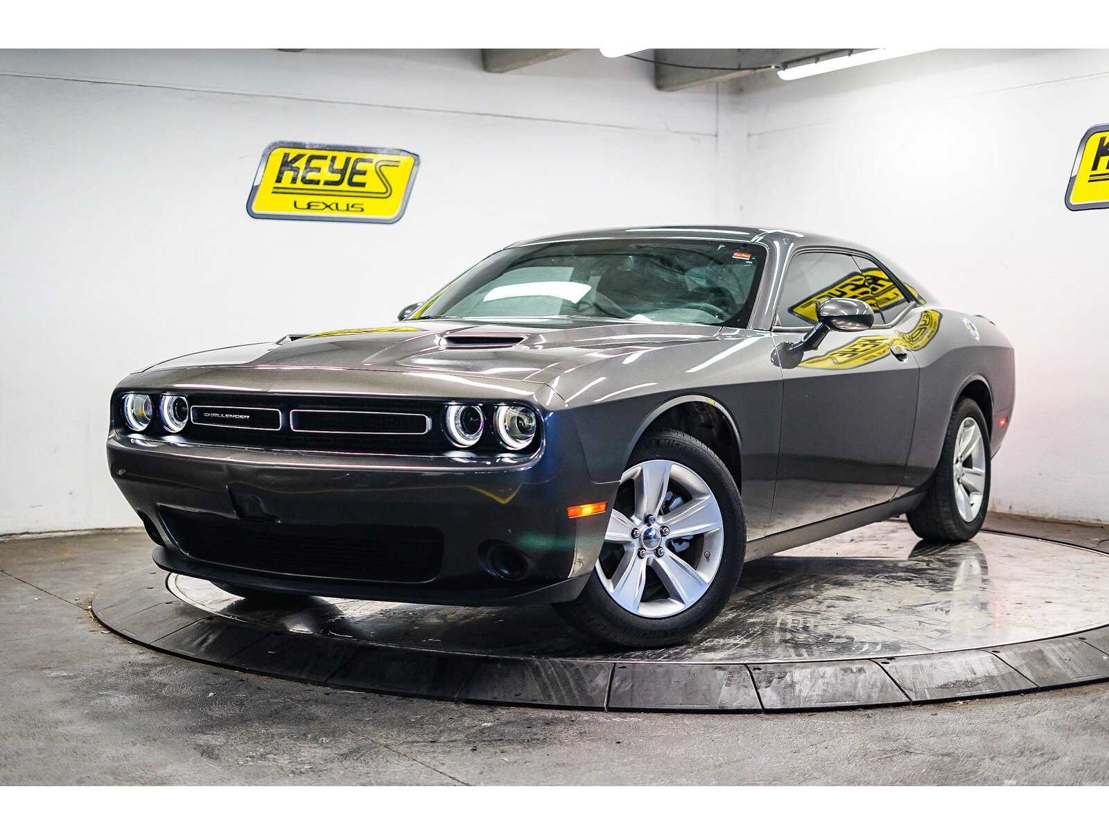 2023 Dodge Challenger SXT's photo