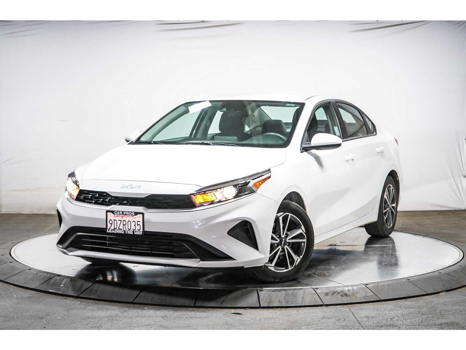 2023 Kia Forte LXS