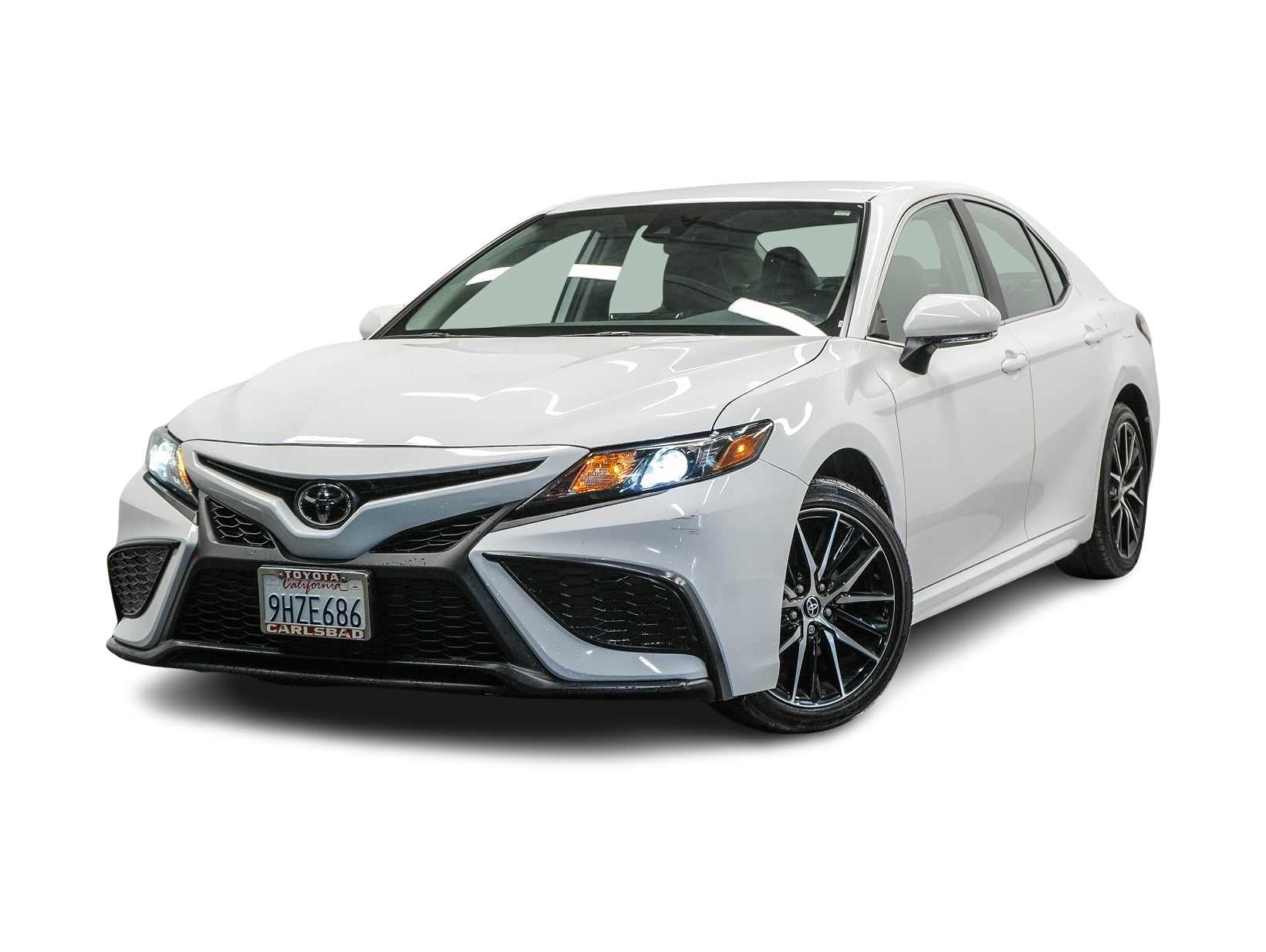 2024 Toyota Camry SE Hero Image